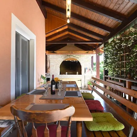 וילה Tinov Dvor Brisevo