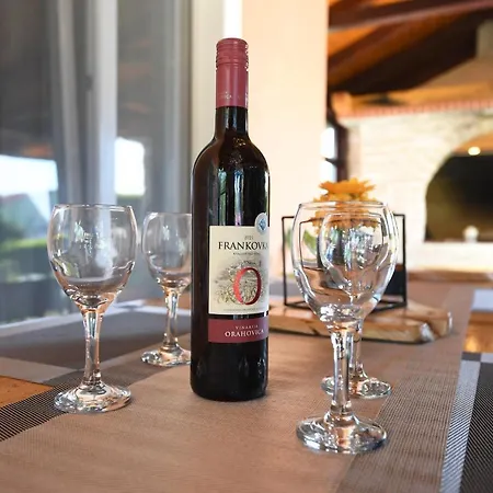 Tinov Dvor * Brisevo