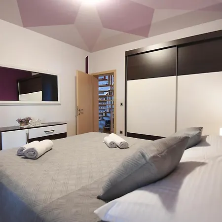 Tinov Dvor * Brisevo