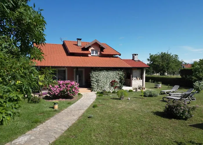 Tinov Dvor Vila