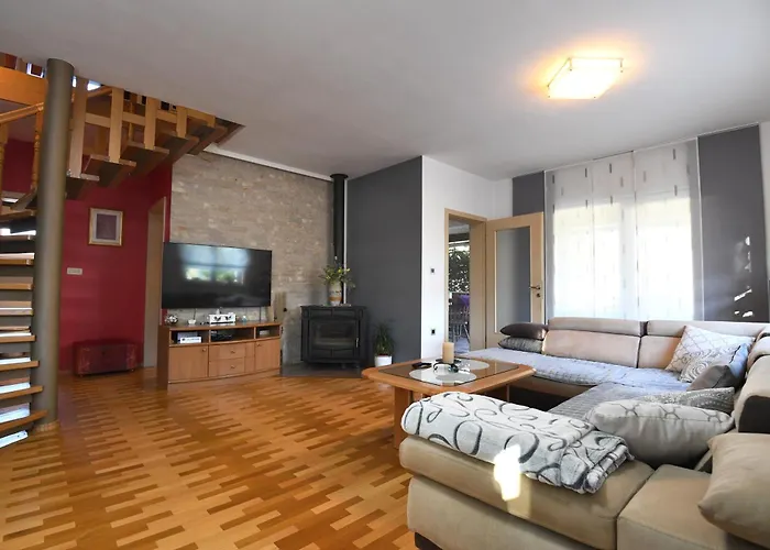 Tinov Dvor Brisevo