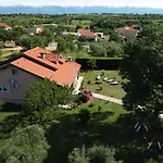Tinov Dvor Villa *
