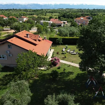 Tinov Dvor Villa *
