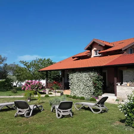 Villa Tinov Dvor *