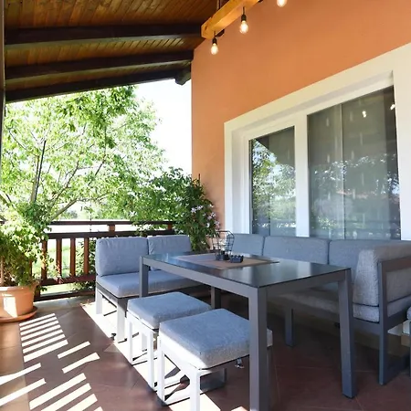 Tinov Dvor * Brisevo