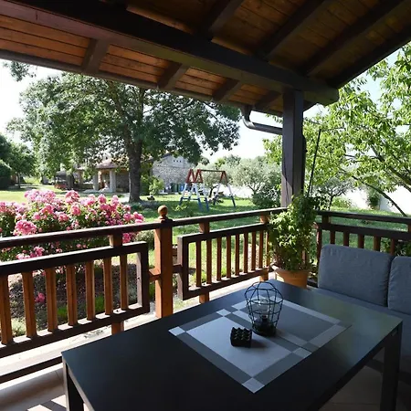 ヴィラ Tinov Dvor