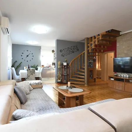 Tinov Dvor * Briševo