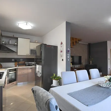 Tinov Dvor * Briševo