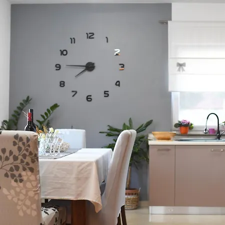 Tinov Dvor * Briševo