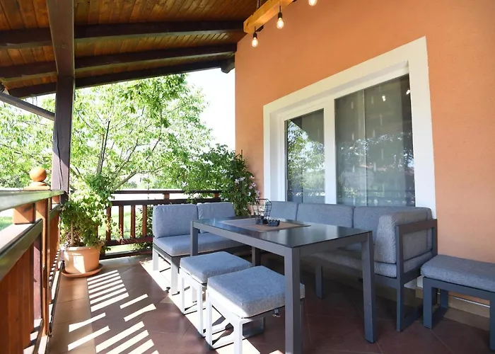 Tinov Dvor * Brisevo