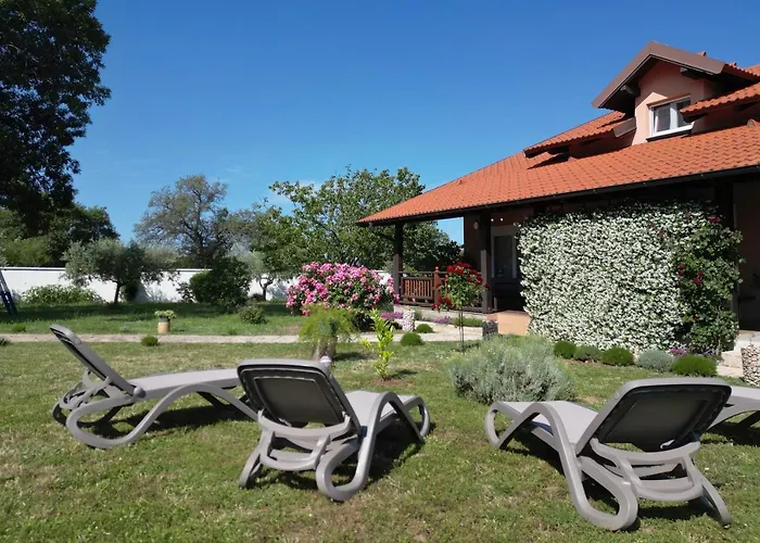 Tinov Dvor * Briševo
