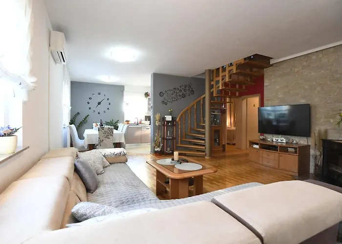 Tinov Dvor * Brisevo